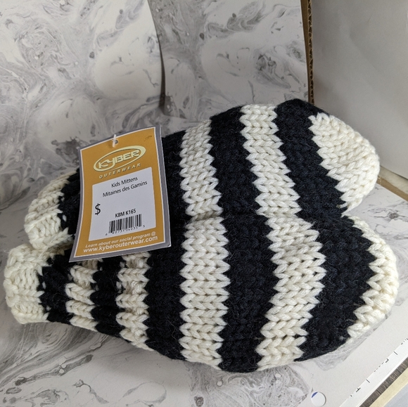 Kyber Zebra Child's Mittens, New with tags - Picture 9 of 10